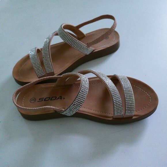 NIB tan strappy sandals with crystal encrusted straps girls size 3 - Picture 5 of 7